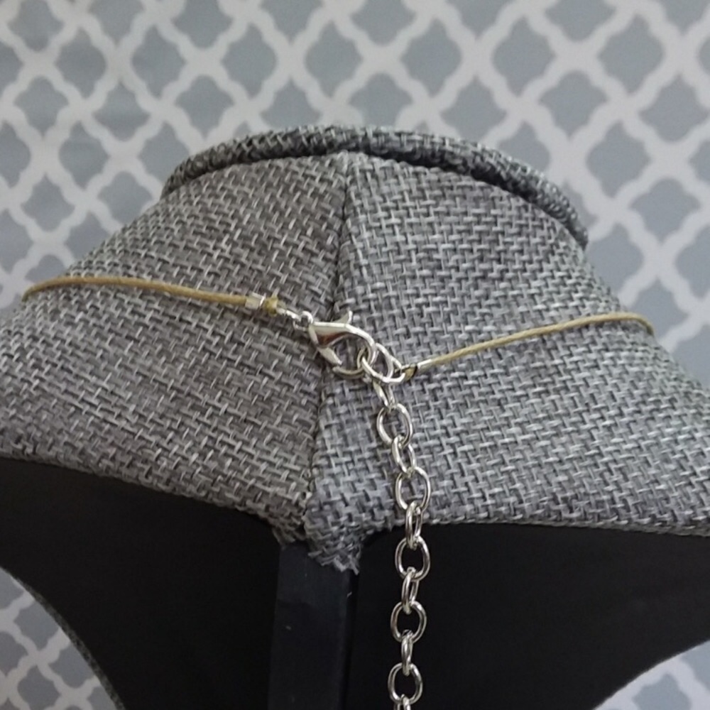 Single Pearl Chocker Necklace - Picture 3 of 3